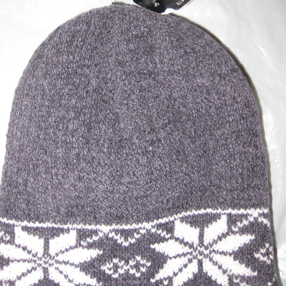 NEW with Tag, Dark Gray & white beanie hat. Teens, Girls, Boys, Unisex, S- Med - Picture 1 of 3
